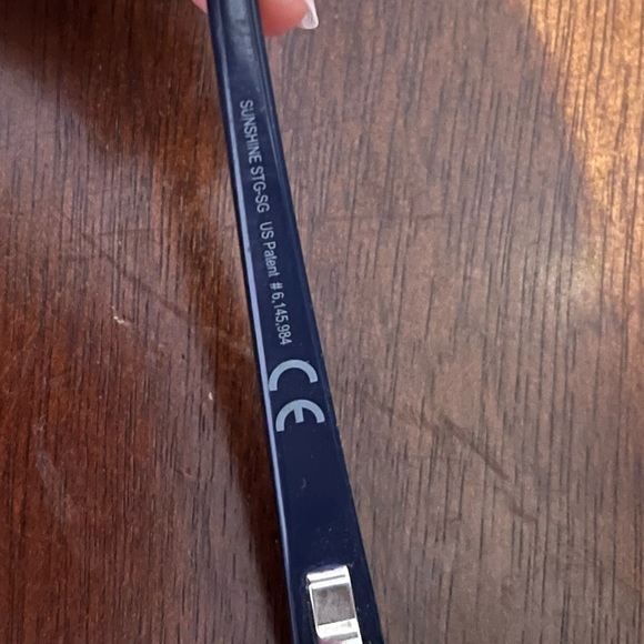 Maui Jim Sunshine Polarized Cat Eye Sunglasses (FLAWED) - Picture 6 of 7